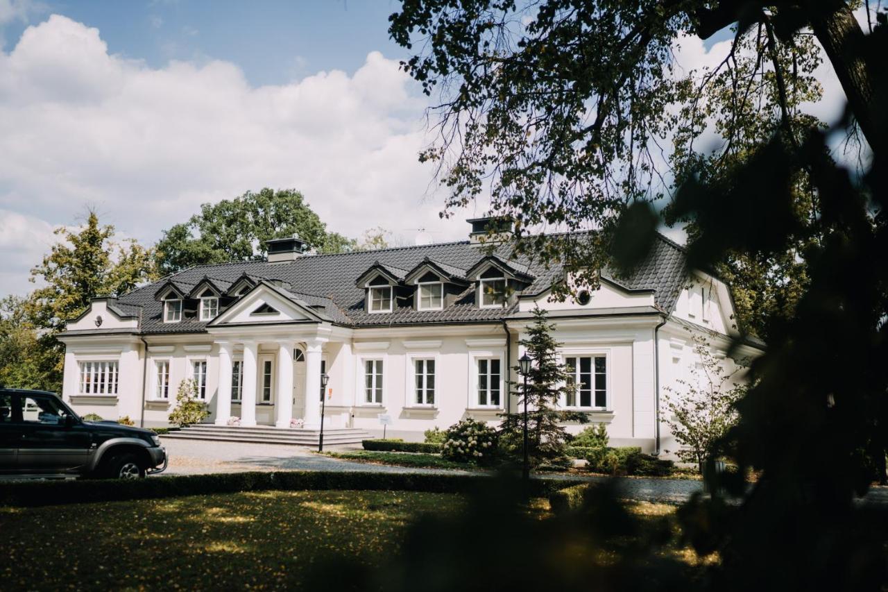 Hotel Przy Dworze Lesna Podlaska Exterior photo