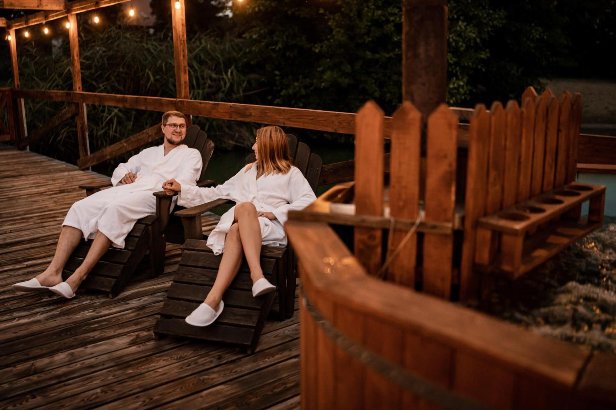Hotel Przy Dworze Lesna Podlaska Exterior photo
